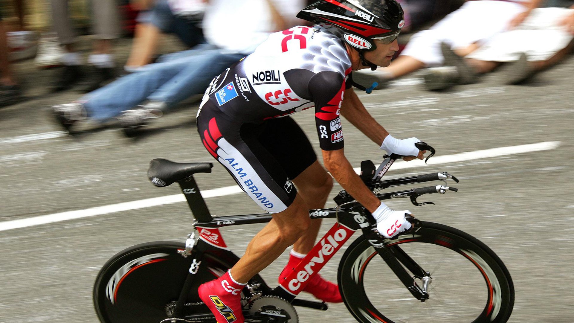 桑巴风暴席卷永恒之城，皮克里程碑之夜，巴西轻取罗马书写新传奇